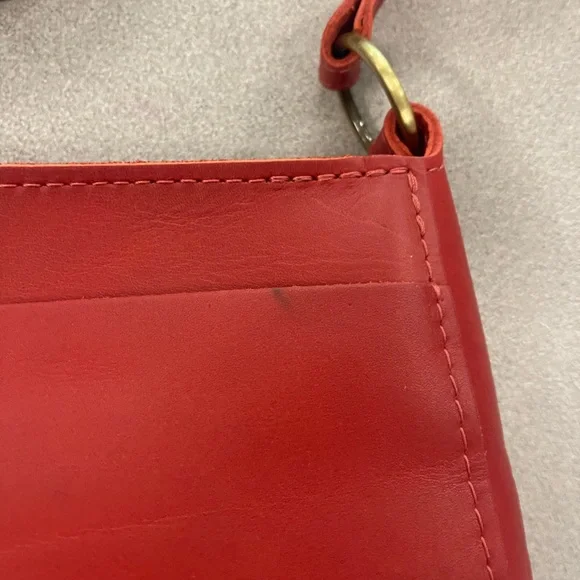 New Portland Leather Goods Ruby Leather Triangle Shoulder Bag - Picture 5 of 9